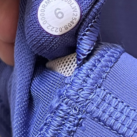 NWOT (2) Lululemon Energy Bra *Medium Support, B–D Cups Dew Pink, Charged Indigo - Picture 4 of 9